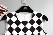 Load image into Gallery viewer, S-4XL High Quality 2018 Spring Summer European And American Fashion Simple Black And White Plaid Super Hem Sleeveless Maxi Dress