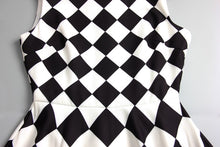 Load image into Gallery viewer, S-4XL High Quality 2018 Spring Summer European And American Fashion Simple Black And White Plaid Super Hem Sleeveless Maxi Dress