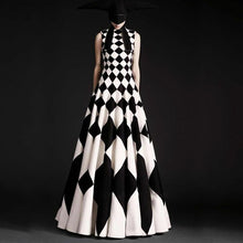 Load image into Gallery viewer, S-4XL High Quality 2018 Spring Summer European And American Fashion Simple Black And White Plaid Super Hem Sleeveless Maxi Dress