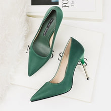 Load image into Gallery viewer, Hand Made Pointed Toe Luxury Pumps Formal Party Wedding Nude Green Shoes