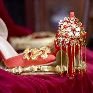 Wedding Shoes Red Color Chinese National Palace Tetro Style Rhinestone Tassel Gold Lace Flower Whole Sale Female Bride Pumps