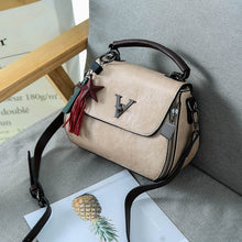 Load image into Gallery viewer, 2020 Genuine Leather Women Bags V letters Designer Handbags Luxury Lady Shoulder Crossbody Bag Tassel Women Brand Messenger Bag