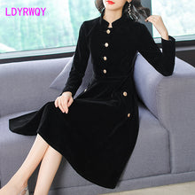 Load image into Gallery viewer, Women&#39;s European and American Hepburn style black thin retro collar velvet dress