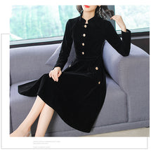 Load image into Gallery viewer, Women&#39;s European and American Hepburn style black thin retro collar velvet dress