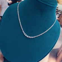 Load image into Gallery viewer, Aazuo 18K White Gold Real Diamonds Fashion Luxury Necklace for Woman Senior Party Charm Jewelry Gift Real Gold Au750