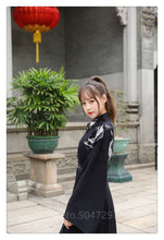 Load image into Gallery viewer, Japanese Dragon Embroidery Women Kimono Dress Men Samurai Costume Cosplay Cardigan Yukata Traditional Cosplay Party Halloween